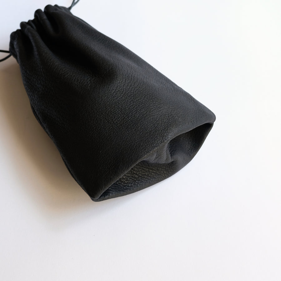 leather pouch / 巾着 - pig