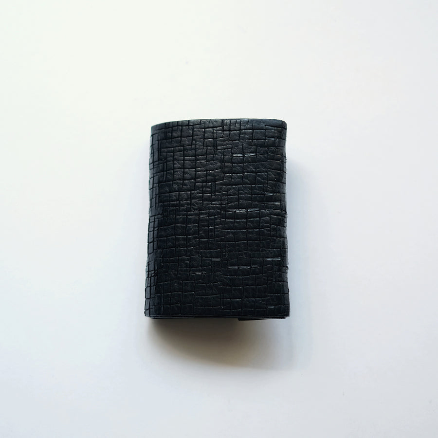 tri-fold wallet - crack