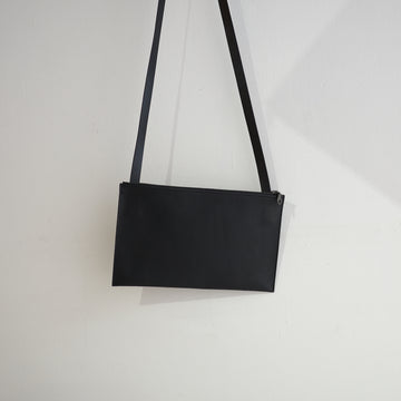 one strap black board bag