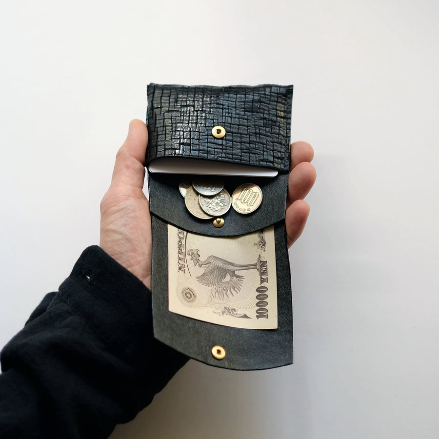 tri-fold wallet - crack