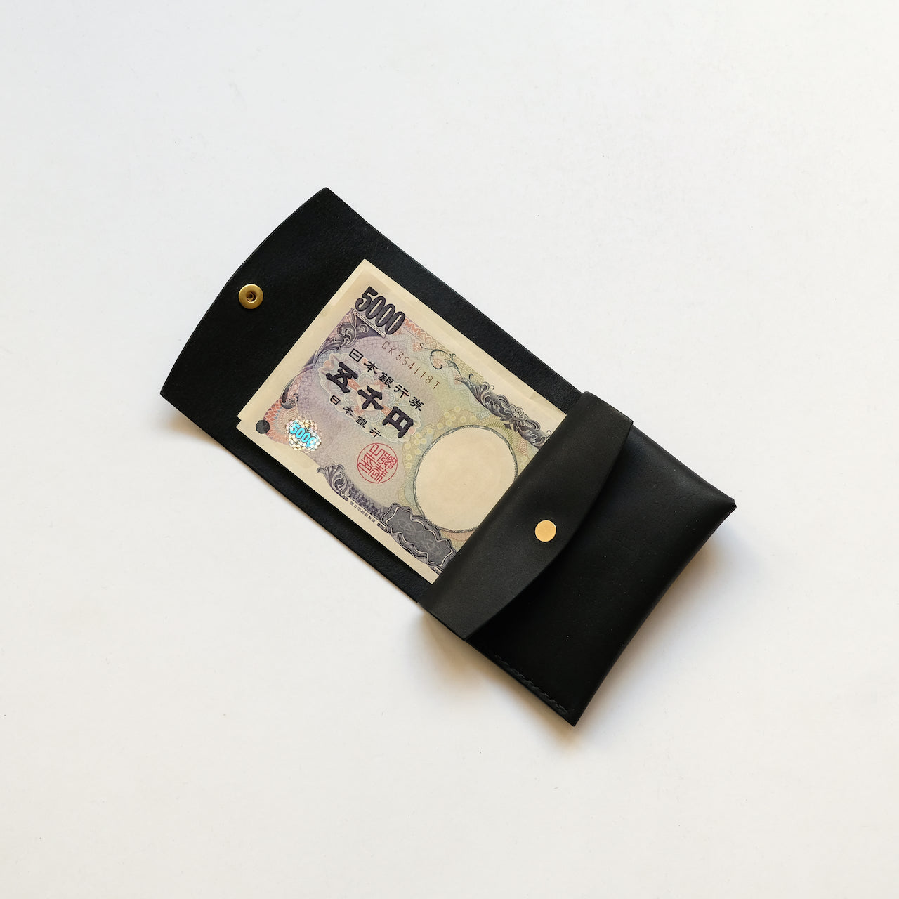 guidi-triwallet-4_4100x.jpg?v=